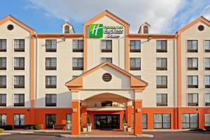 Holiday Inn Express Hotel & Suites Meadowlands Area, an IHG Hotel in Queens