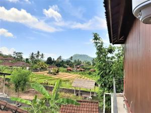 Bungalow Deluxe Nhìn Ra Khu Vườn (Deluxe Bungalow with Garden View)