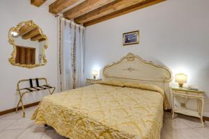 Double or Twin Room with Shared Bathroom room in Hotel Bernardi Semenzato