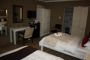 Deluxe Room (2 Adults + 1 Child) room in The Vinelands on Alpha Guest House