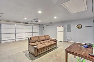 Modern Retreat with Gas Grill - Walk to Lake Texoma! in Ardmore