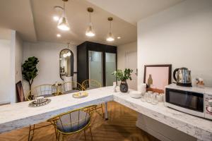 Suite 3 Phòng Ngủ (Three-Bedroom Suite)