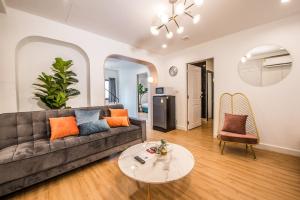 Suite 2 Phòng Ngủ (Two-Bedroom Suite)