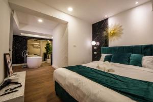 Suite 2 Phòng Ngủ (Two-Bedroom Suite)