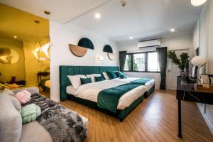 Phòng Deluxe Có 2 Giường Cỡ Queen (Deluxe Queen Room with Two Queen Beds)