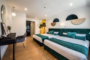Suite 2 Phòng Ngủ (Two-Bedroom Suite)