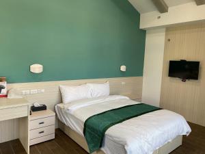 Phòng Giường Đôi Nhìn Ra Núi (Double Room with Mountain View)