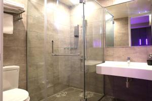 Phòng Tiêu Chuẩn Giường Đôi (Standard Double Room)
