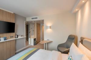 Standard Room room in Holiday Inn Express - Frankfurt City - Westend an IHG Hotel