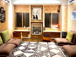 Phòng Tiêu Chuẩn Giường Đôi Với Phòng Tắm Chung (Standard Double Room with Shared Bathroom)