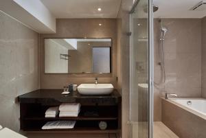 Phòng Đôi Cao Cấp (Superior Double Room)