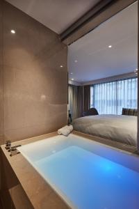 Phòng Đôi Loại Sang (Deluxe Double Room)