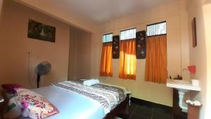 Phòng Tiêu Chuẩn Giường Lớn (Standard King Room)