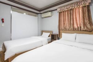 Phòng 3 Người Có Vòi Sen (Triple Room with Shower)