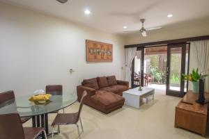 Căn Hộ Có Sân Hiên (Apartment with Terrace)
