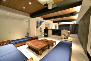 Phòng 4 Người có Sân hiên (Quadruple Room with Terrace)