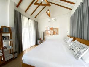 Phòng 4 Người Có Ban Công (Quadruple Room with Balcony)