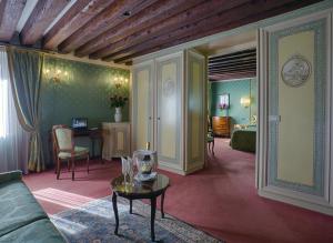 Superior Two-Bedroom Suite with Balcony  room in Locanda Vivaldi
