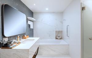 Suite Nhỏ 1 Phòng Ngủ (1-Bedroom Junior Suite)