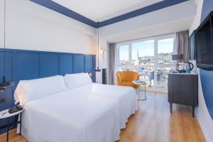 Premium Twin Room room in Hotel Tryp San Sebastián Orly