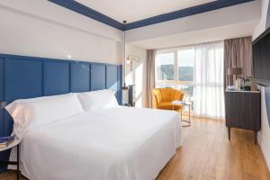 Premium Room with Sea View room in Hotel Tryp San Sebastián Orly