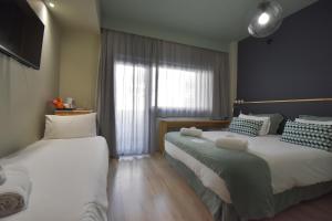 Triple Room with Balcony room in Be My Guest Athens