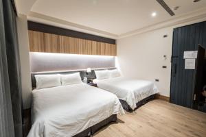 Phòng Hạng Tiết kiệm Cho 4 Người (Economy Quadruple Room)