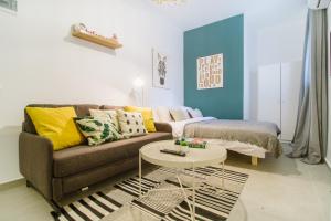 Studio Apartment with Sofa room in Beta Studios ApartHotel