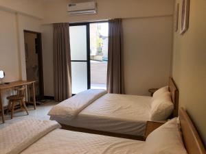 Phòng Bốn Người Có Phòng Tắm Riêng (Quadruple Room with Private Bathroom)