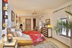 Superior Junior Suite room in Riad Anyssates