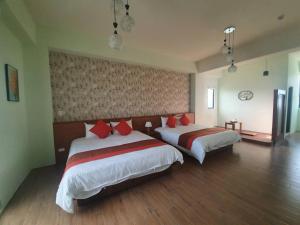Phòng 4 Người Có Ban Công (Quadruple Room with Balcony)