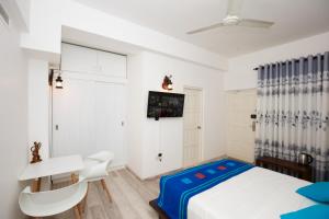 Budget Double Room room in Homely Getaways in Global Towers