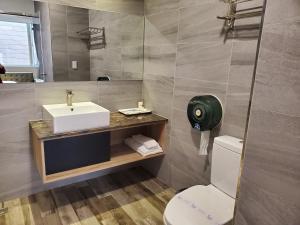 Phòng Deluxe Giường Đôi Có Bồn Tắm (Deluxe Double Room with Bath)