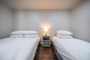 Phòng Hai Giường Đơn Loại Sang (Deluxe Twin Room)