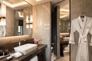 Cabana Room Pool Access with Club Benefits