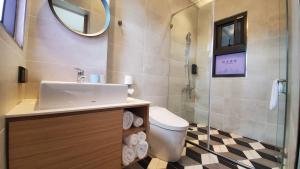 Phòng Bốn Người Có Phòng Tắm Riêng (Quadruple Room with Private Bathroom)