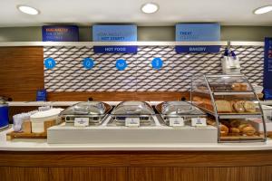 Holiday Inn Express Newport North - Middletown, an IHG Hotel - image 2