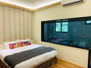 Phòng Deluxe Giường Đôi Có Bồn Tắm (Deluxe Double Room with Bath)