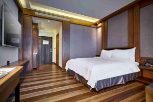 Phòng Tiêu chuẩn với 1 giường đôi (Standard Room with 1 Double Bed)
