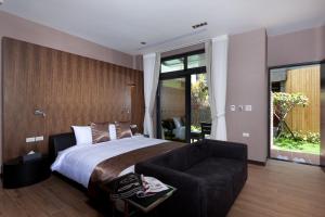 Phòng Deluxe Giường Đôi Có Bồn Tắm (Deluxe Double Room with Bath)