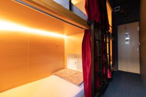 Giường trong Phòng ngủ tập thể Nữ 4 Người (Bed in 4-Bed Female Dormitory Room)