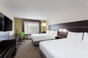 Queen Room with Two Queen Beds - Non-Smoking room in Holiday Inn Express & Suites Oakland - Airport, an IHG Hotel