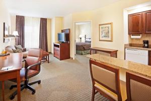 One-Bedroom Double Suite - Non-Smoking room in Staybridge Suites-Knoxville Oak Ridge, an IHG Hotel