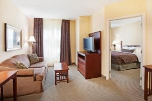 Staybridge Suites-Knoxville Oak Ridge, an IHG Hotel - image 1