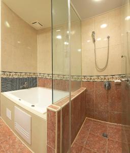 Phòng Cổ Điển Cho 4 Người (Classic Quadruple Room)