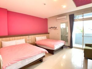 Phòng Tiêu Chuẩn 4 Người (Standard Quadruple Room)