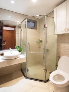 Căn Hộ 3 Phòng Ngủ (Three-Bedroom Apartment)