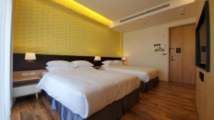 Phòng Bốn Người Có Phòng Tắm Riêng (Quadruple Room with Private Bathroom)