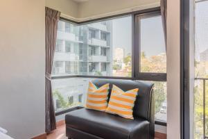 Suite Gia đình ở góc cho 4 người - Không hút thuốc (Family Corner Suite for 4 People - Non-Smoking)