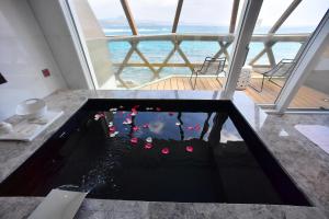 Suite Áp Mái Hướng Đại Dương (Ocean View Loft Suite)
